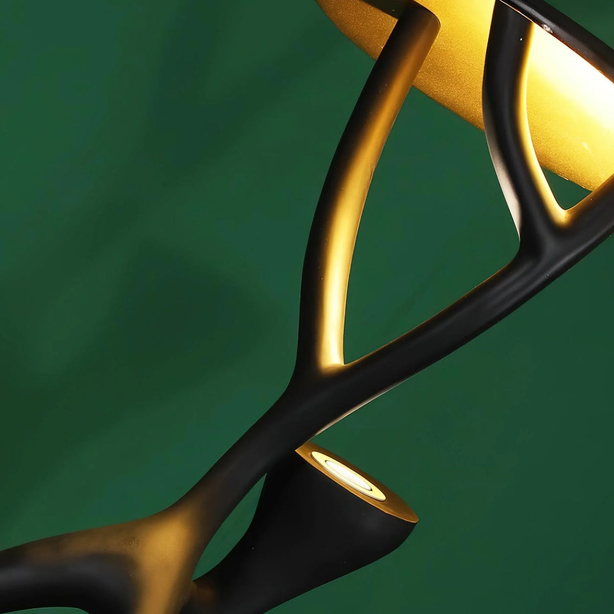 Stylish Black Floor Lamp: Branch-like structure brings artistic lighting to contemporary homes.