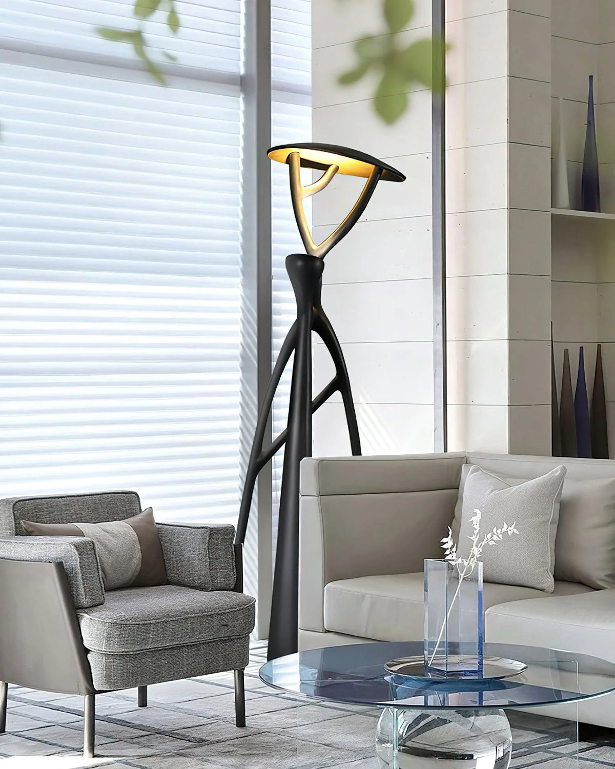 Creative Home Lighting: Branch-inspired floor lamp with modern artistic design.
