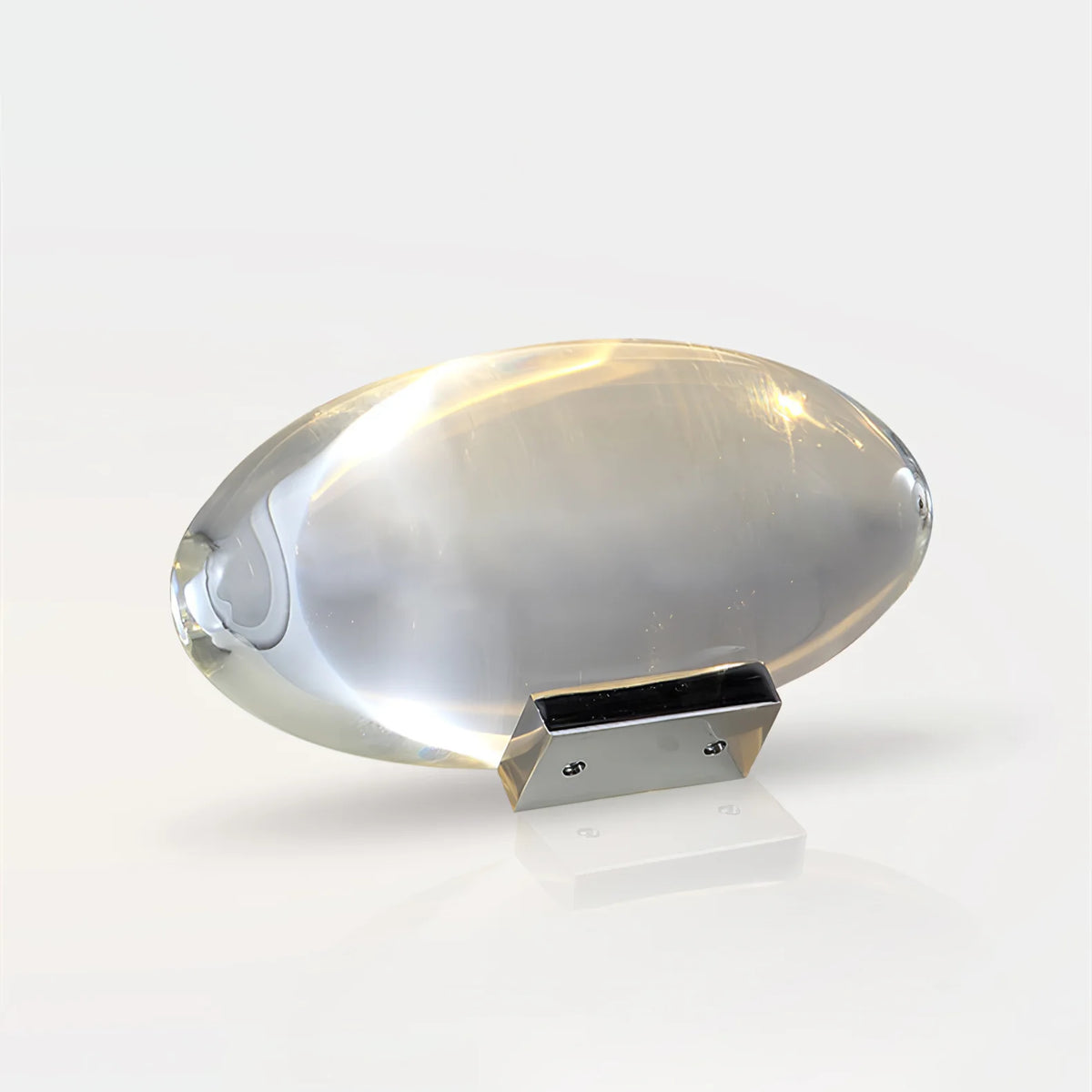 Bullet-inspired lamp: combines projection tech, perfect for modern desks.