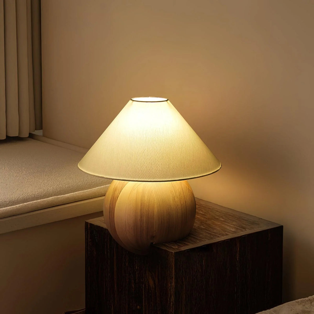 Corner Log Table Lamp 20