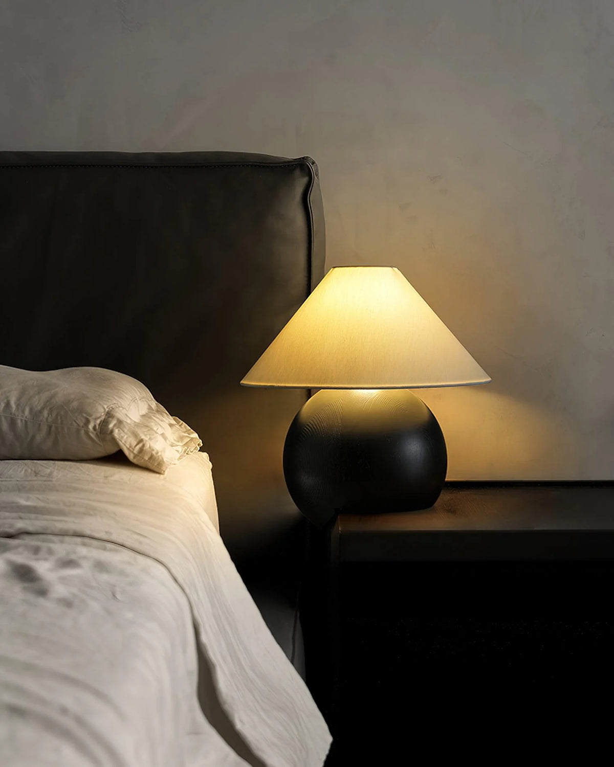 Corner Log Table Lamp 22