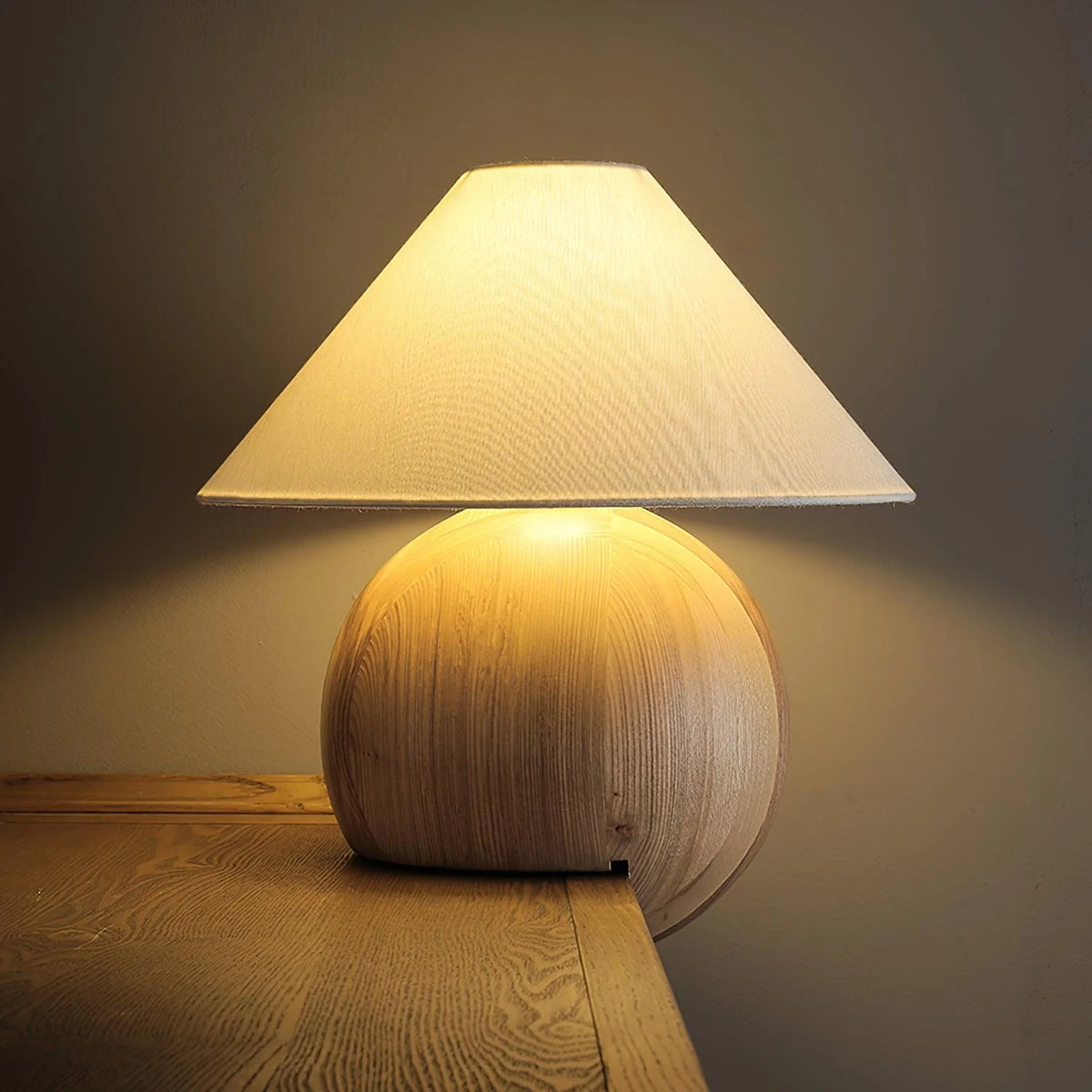 Corner Log Table Lamp 3