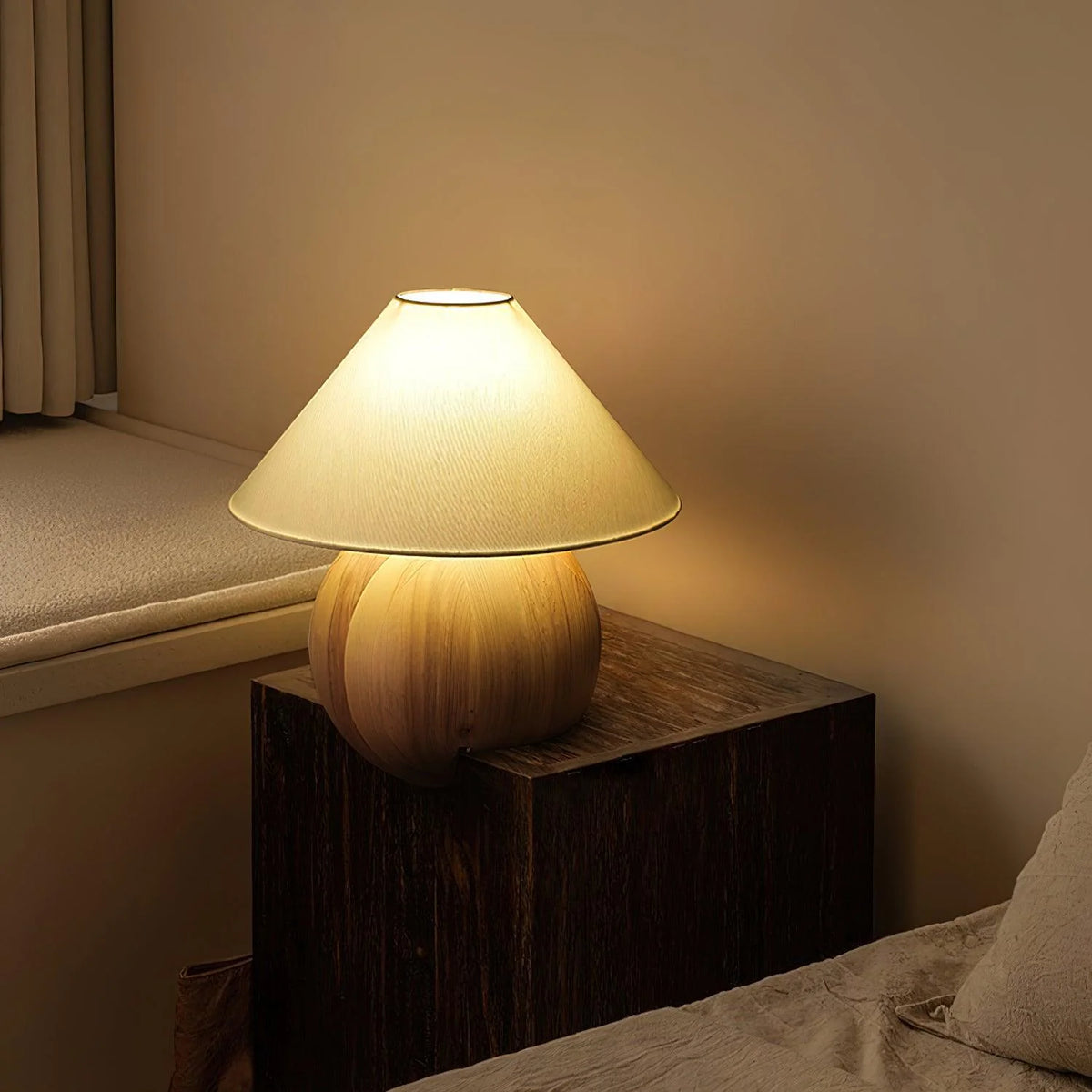 Corner Log Table Lamp 7