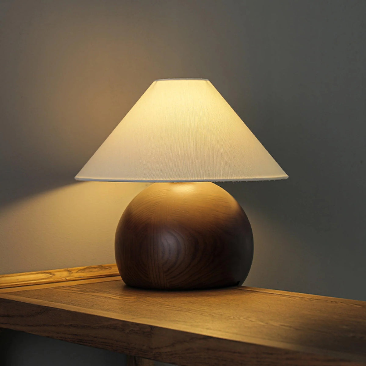 Corner Log Table Lamp 9