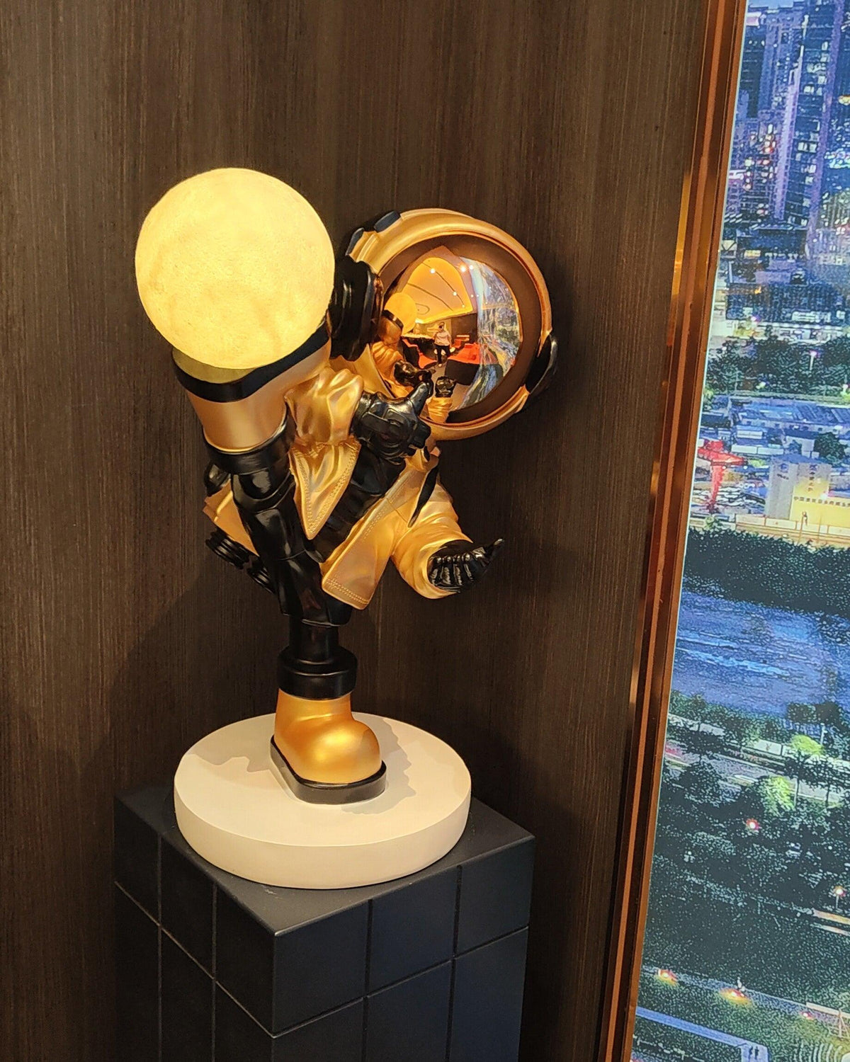 Effort Astronaut Built-in Battery Floor Lamp 4