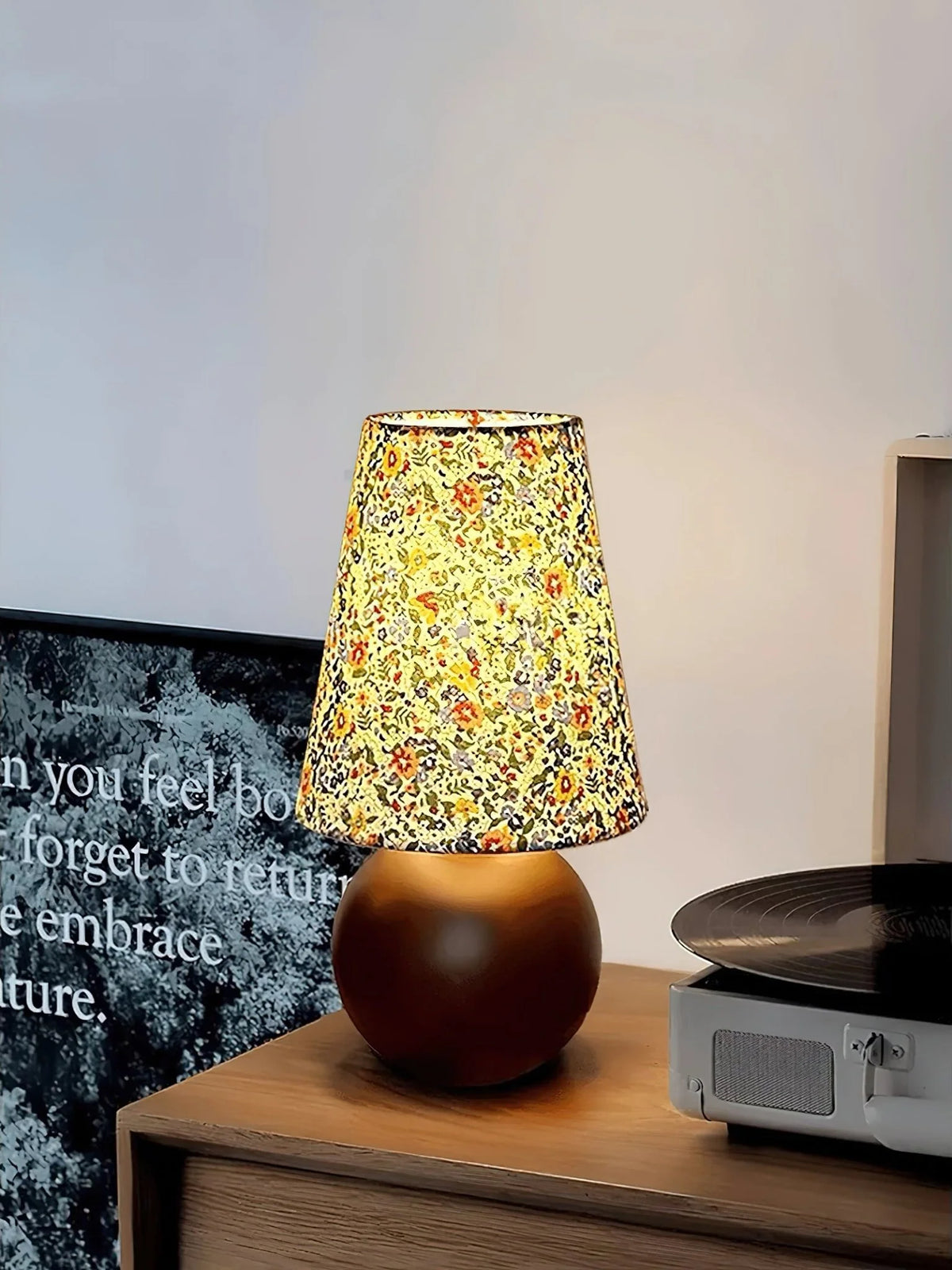 Elara_Floral_Table_Lamp_14