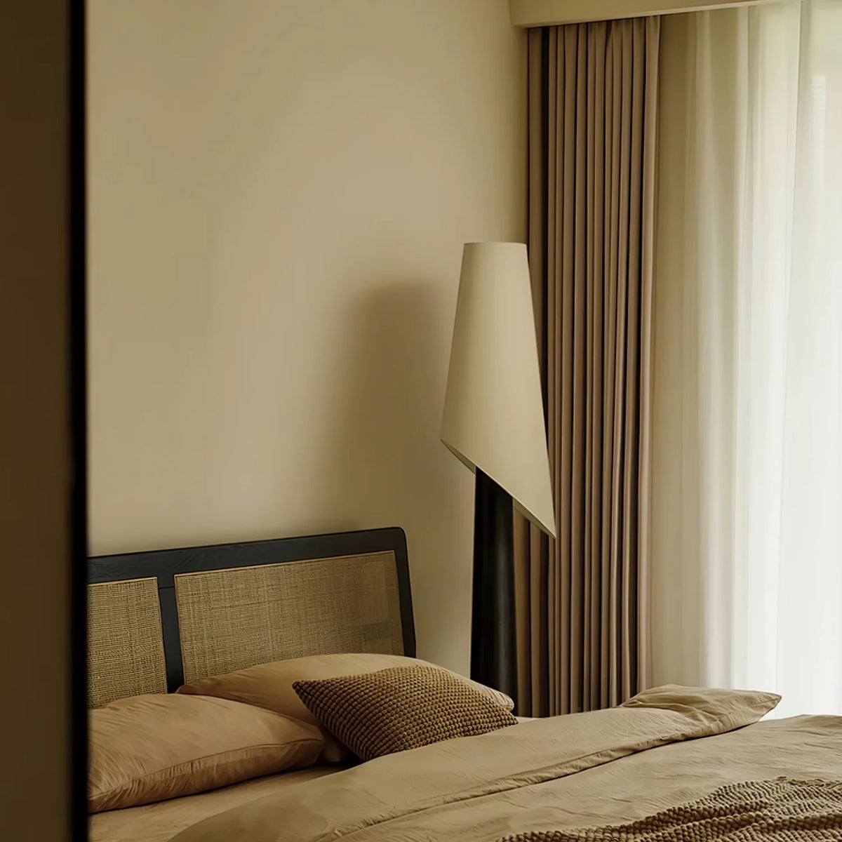 Flag_Floor_Lamp_12