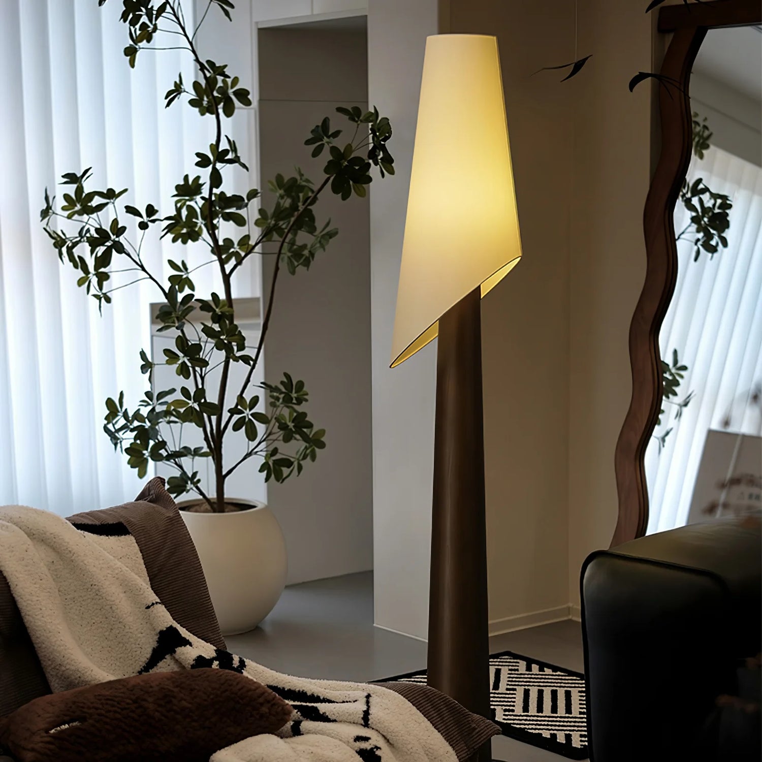 Flag_Floor_Lamp_2