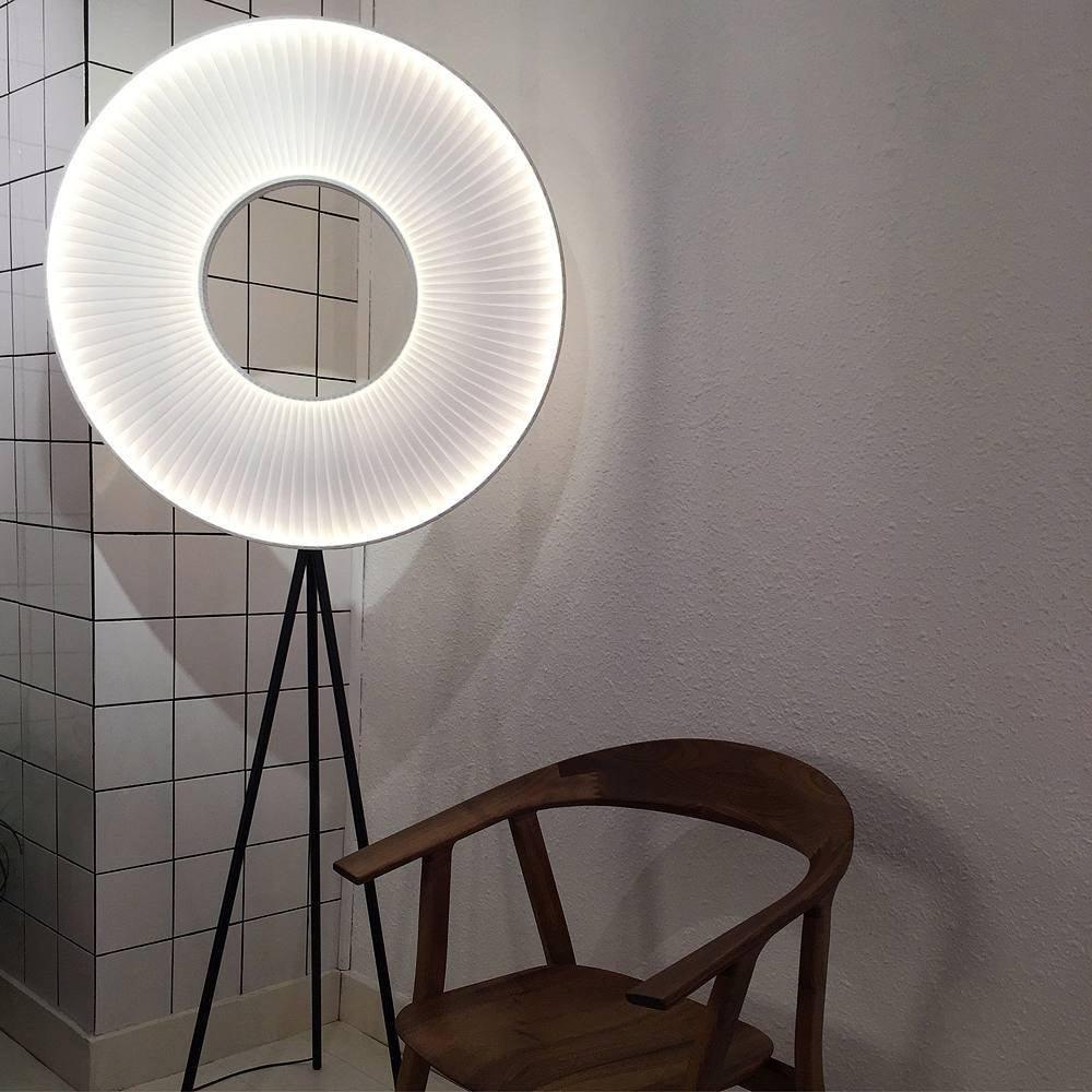 Iris Floor Lamp 47