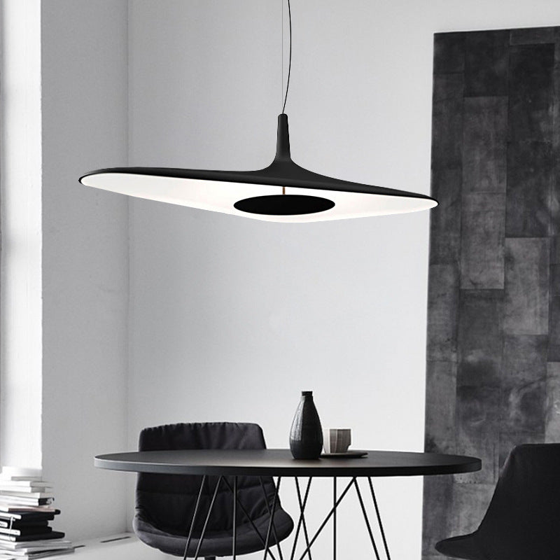 Artistic Irregular Resin Hanging Fixture: Blends avant-garde design with resin’s smooth texture, perfect as a focal point.