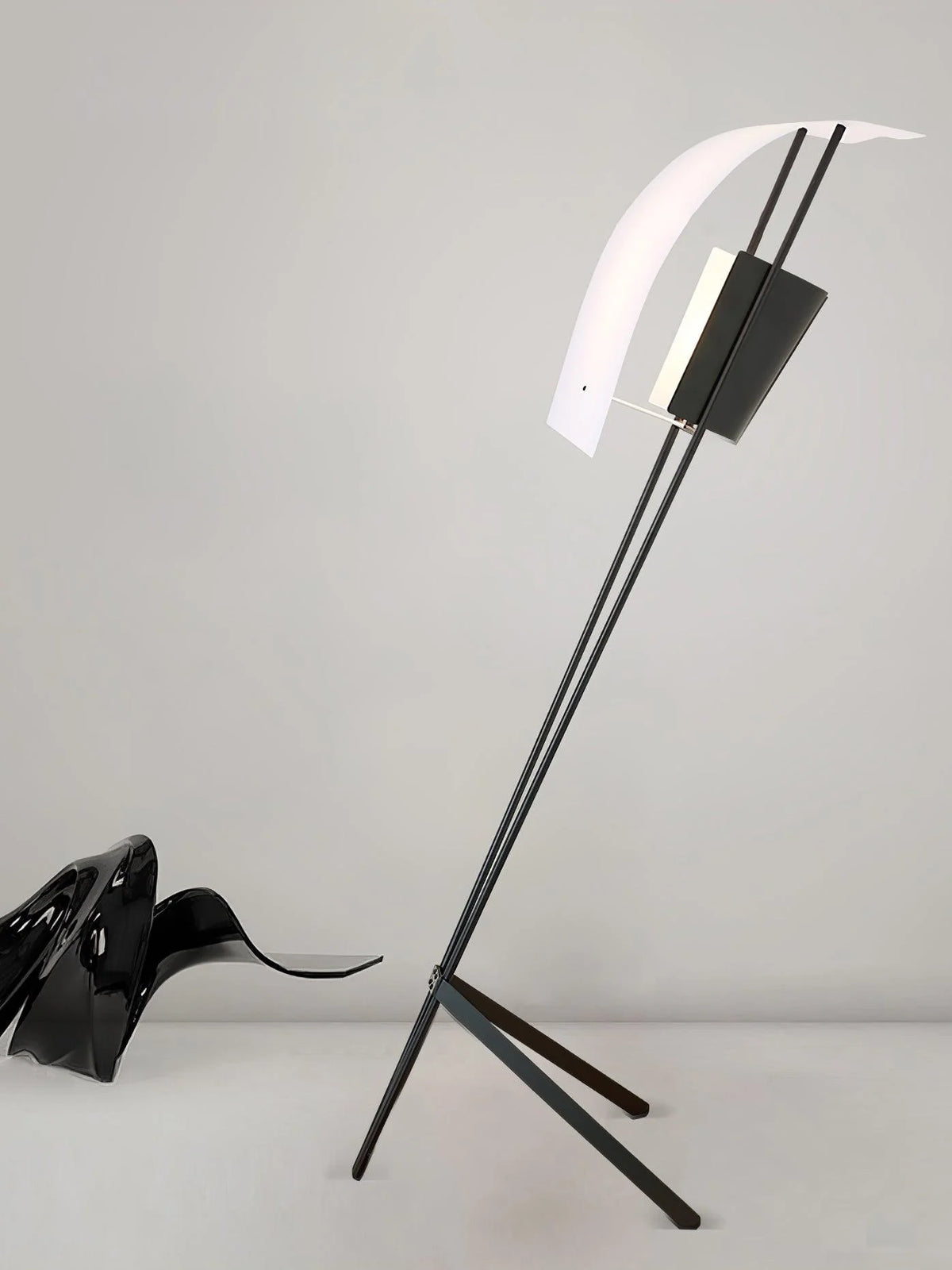 Kite Floor Lamp 27
