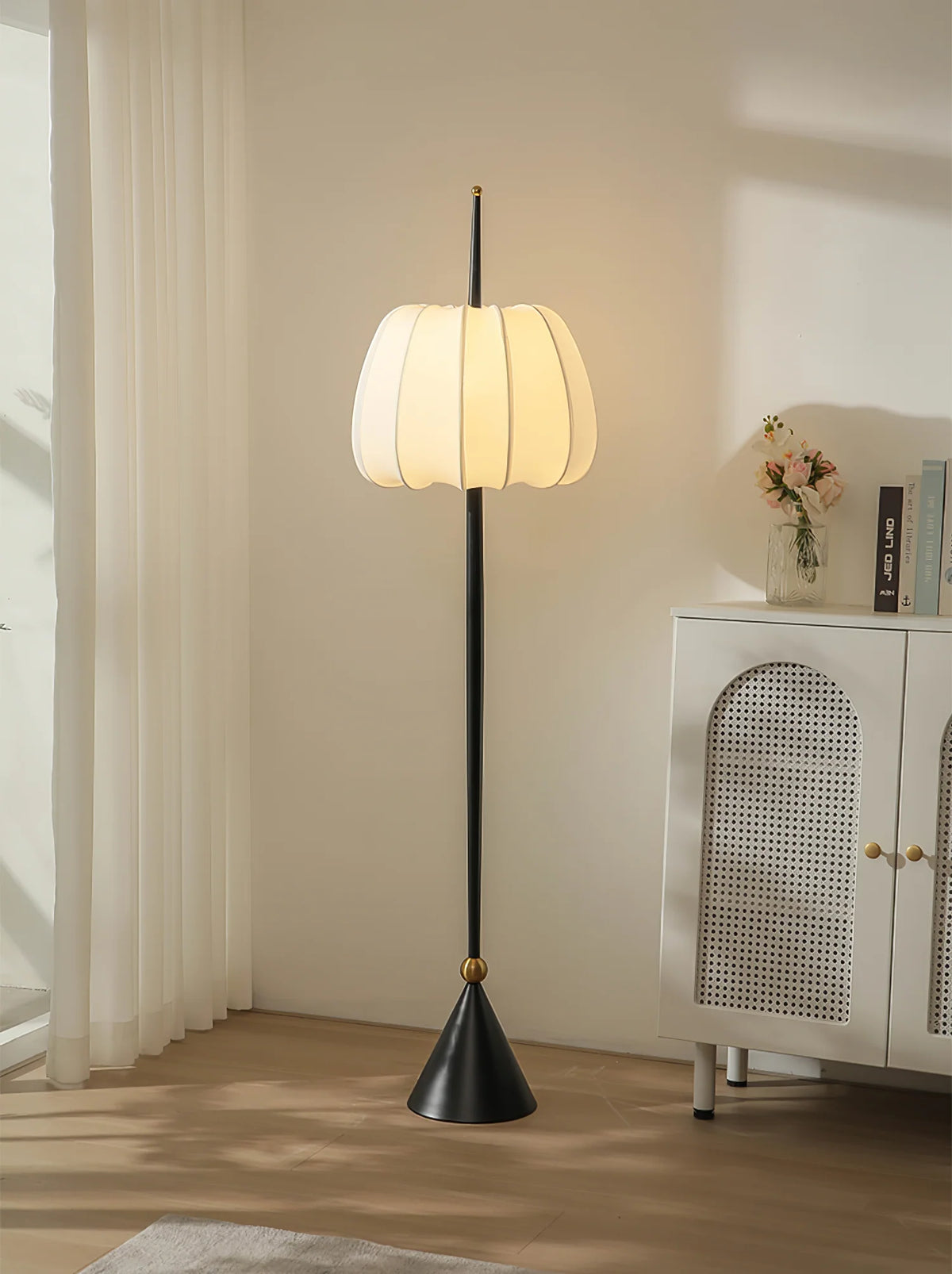 Liana_Floor_Lamp_3