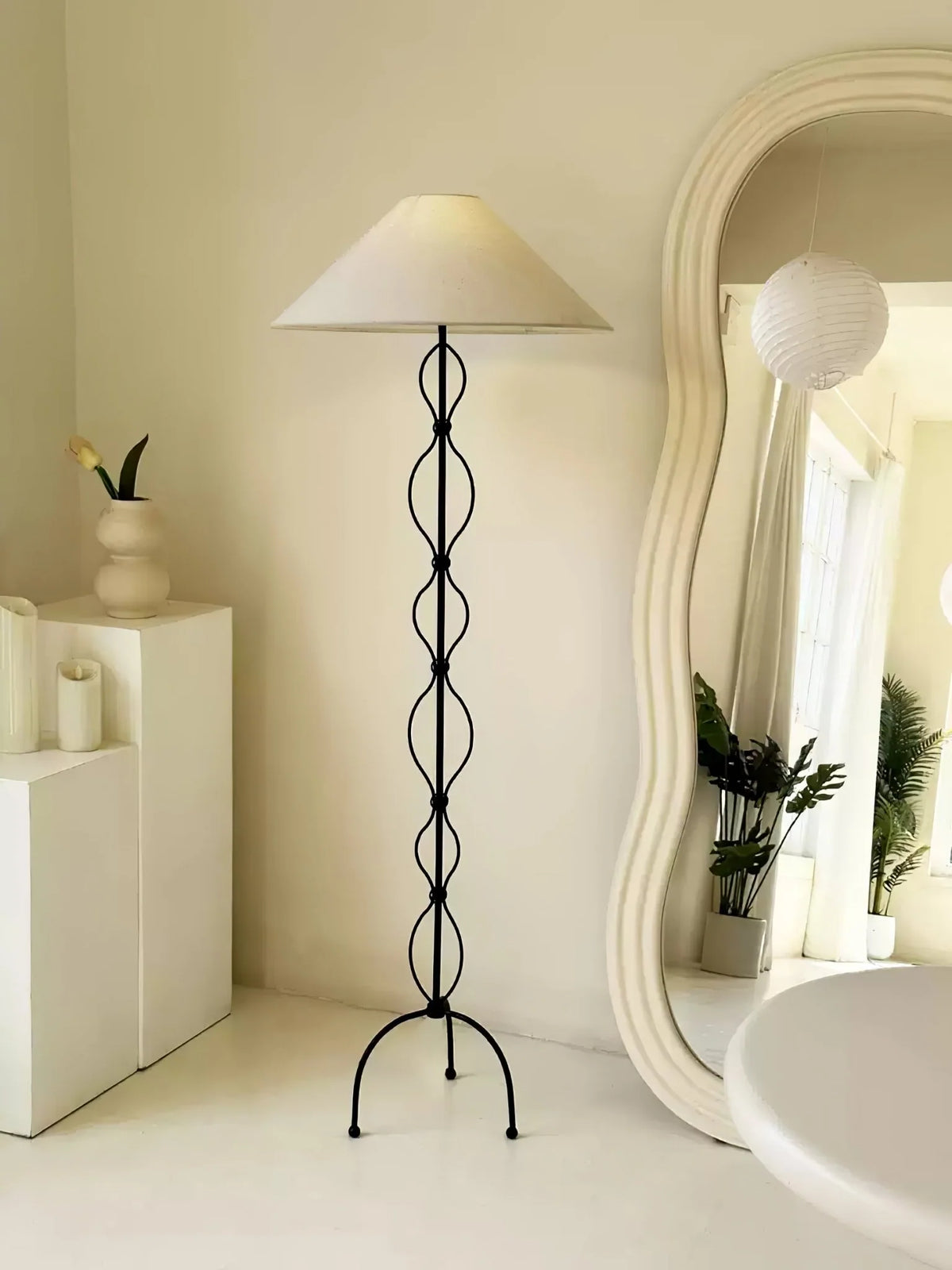 Minimalist_Iron_Twist_Floor_Lamp_5