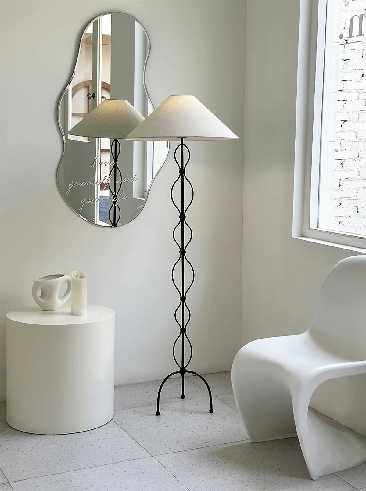 Minimalist_Iron_Twist_Floor_Lamp_8