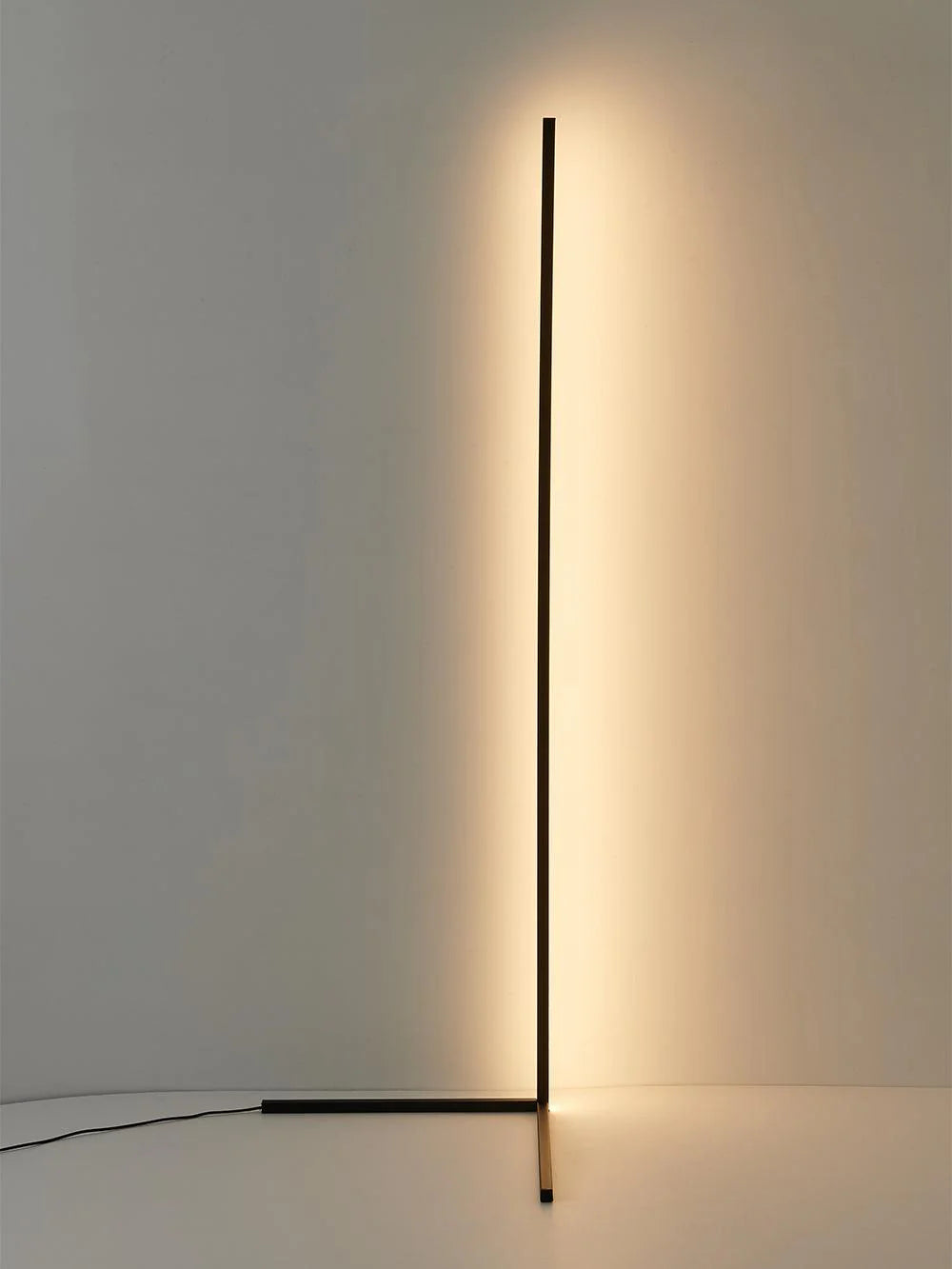 Minimalist_LED_Floor_Lamp_7