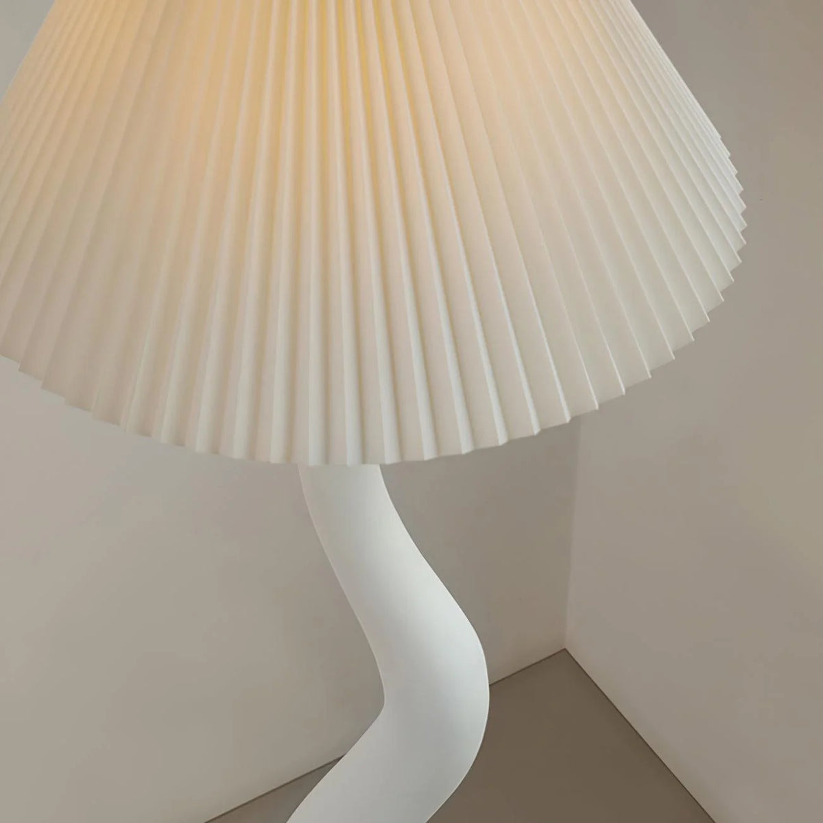 Nordic Twist Pleated Floor Lamp 13