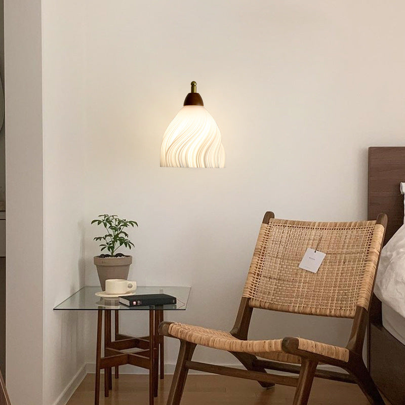 Puff_Skirt_Wall_Lamp_2