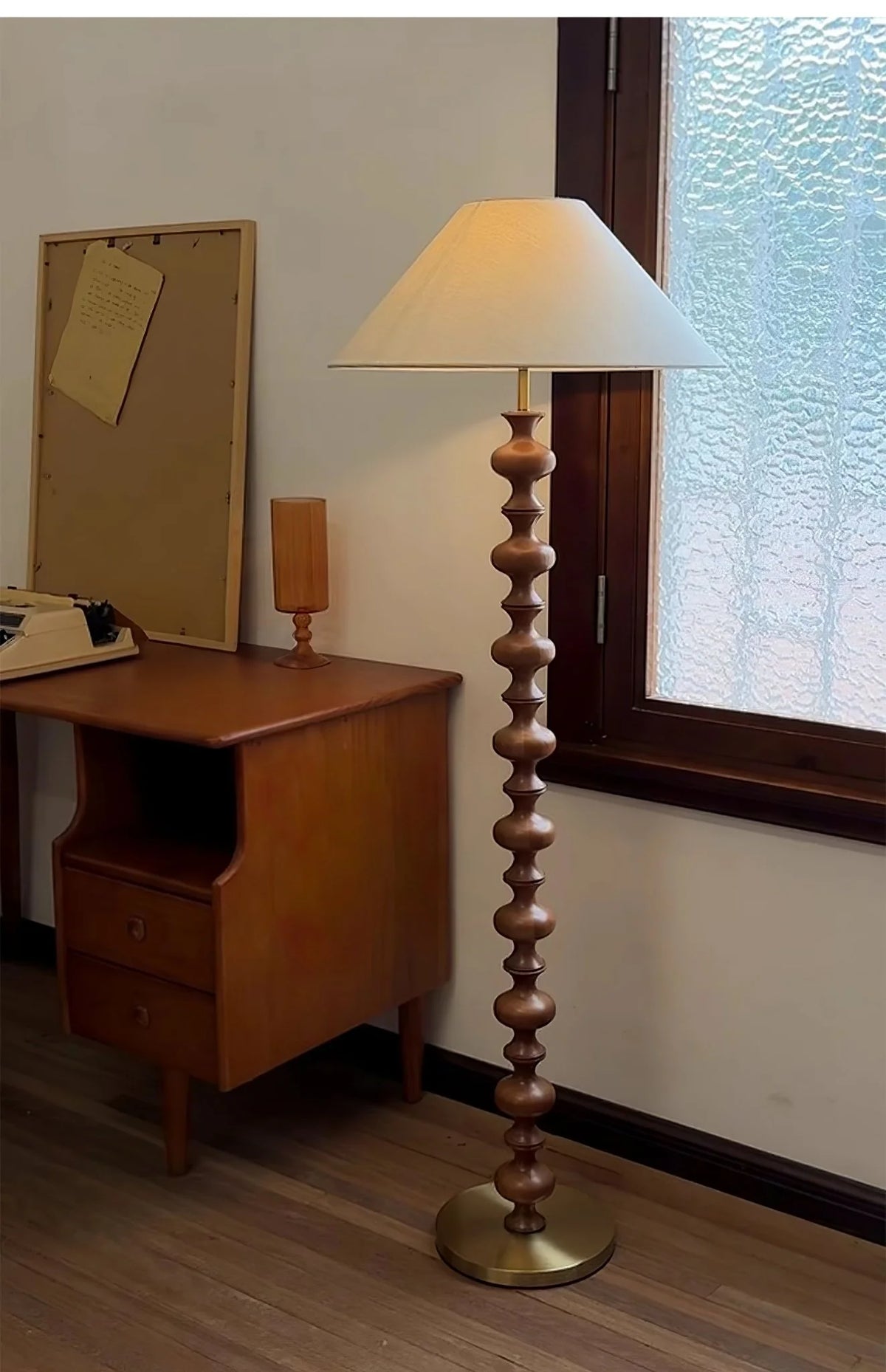 Sculpted_Rhythm_Wood_Floor_Lamp_3