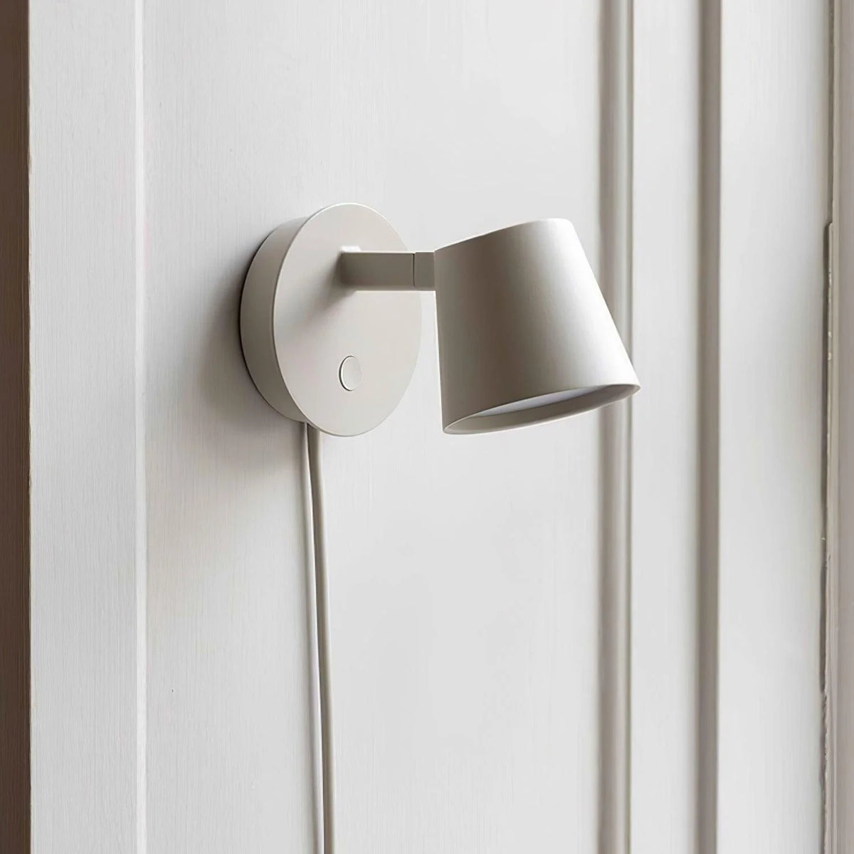 Tip_Plug-In_Wall_Lamp_7