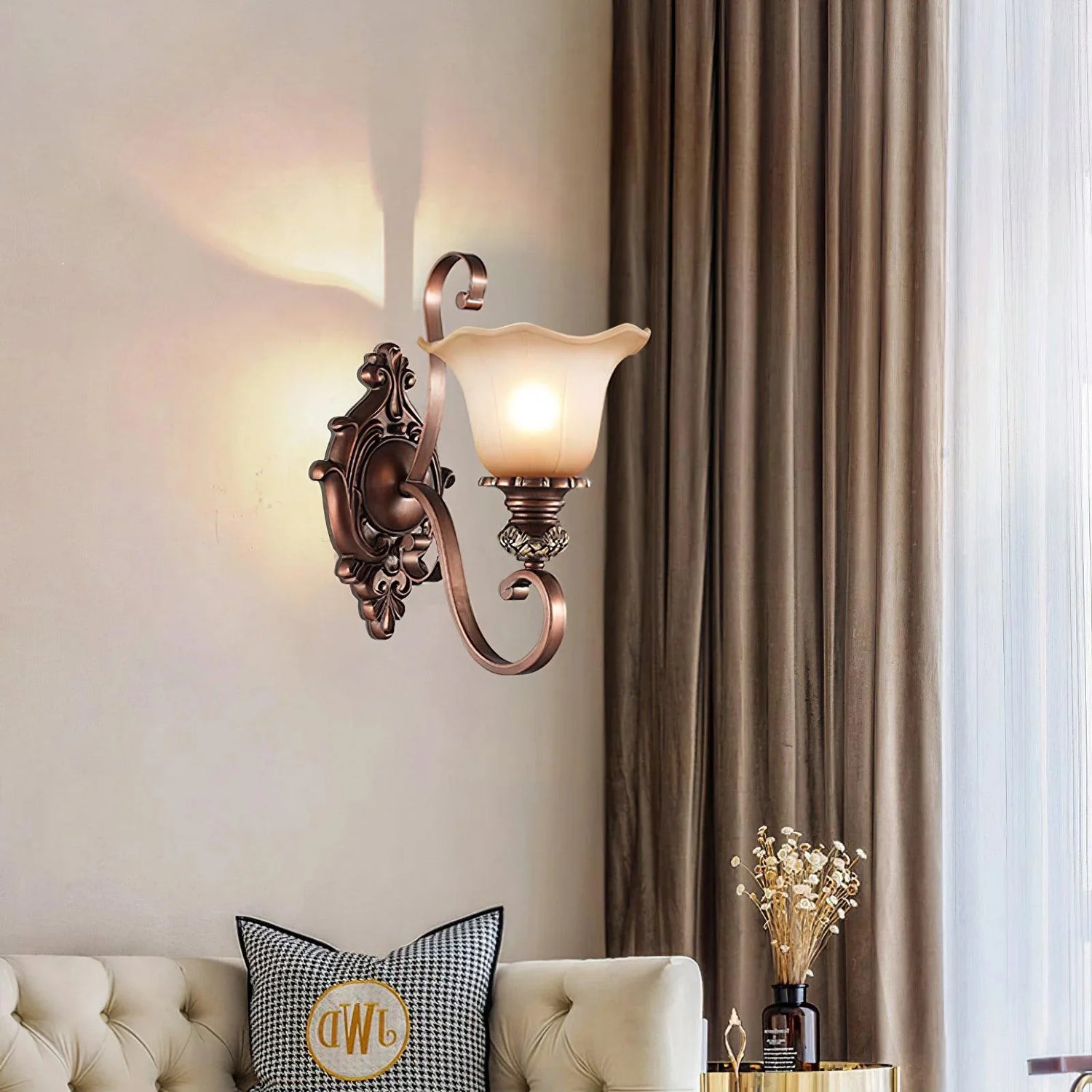 Vintage_European_Wall_Lamp_2