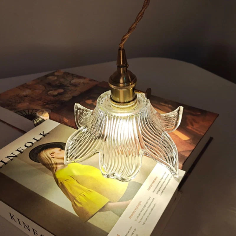Vintage_Lily_Pendant_Light_3