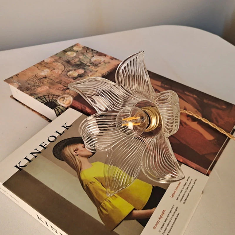 Vintage_Lily_Pendant_Light_5