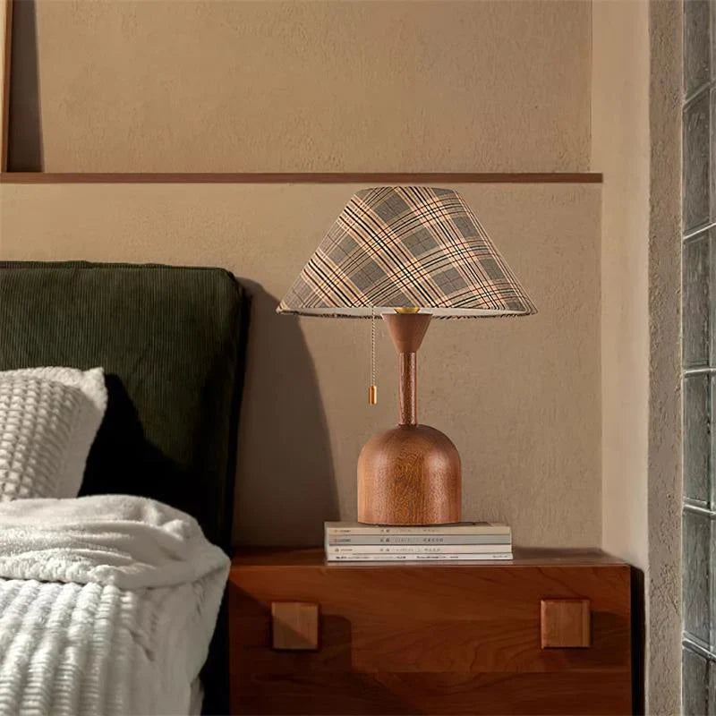 Vintage_Plaid_Table_Lamp_2