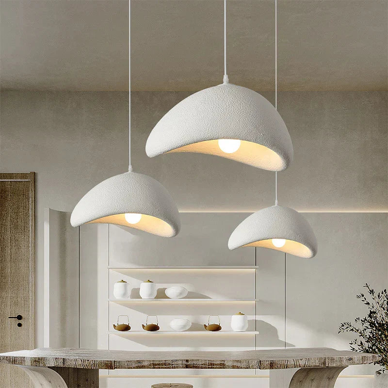 Kitchen island pendant lights coordinating with modern home decor style