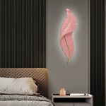 3d_Feather_wall_lamp_with_pink