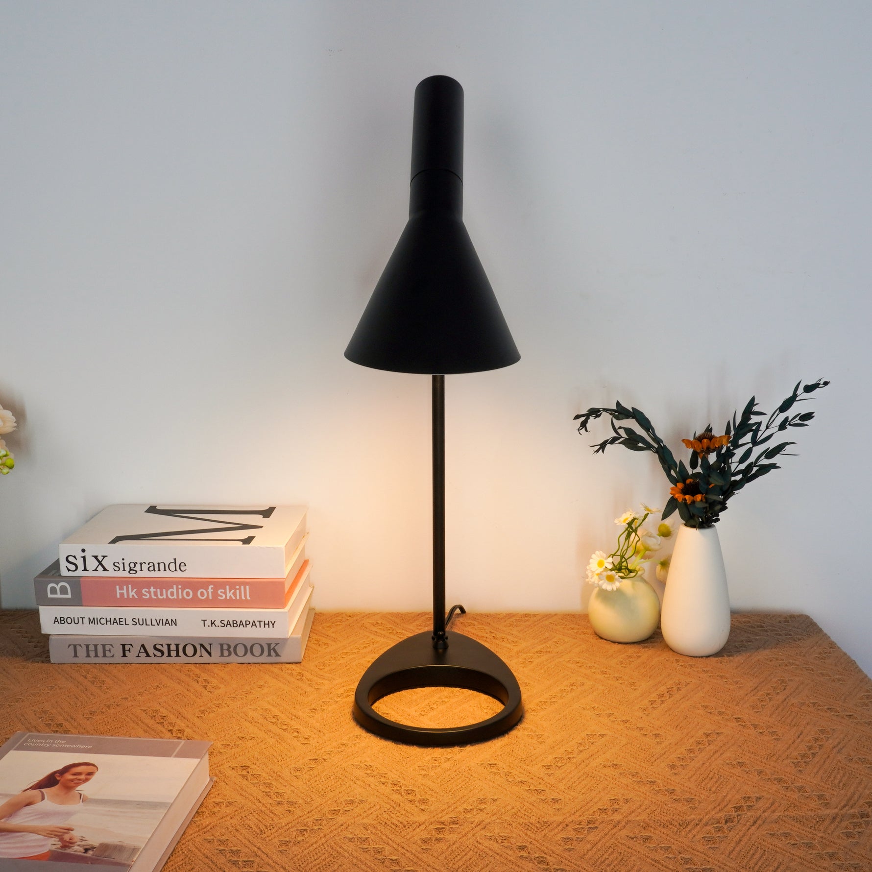 AJ_Table_Lamp_30