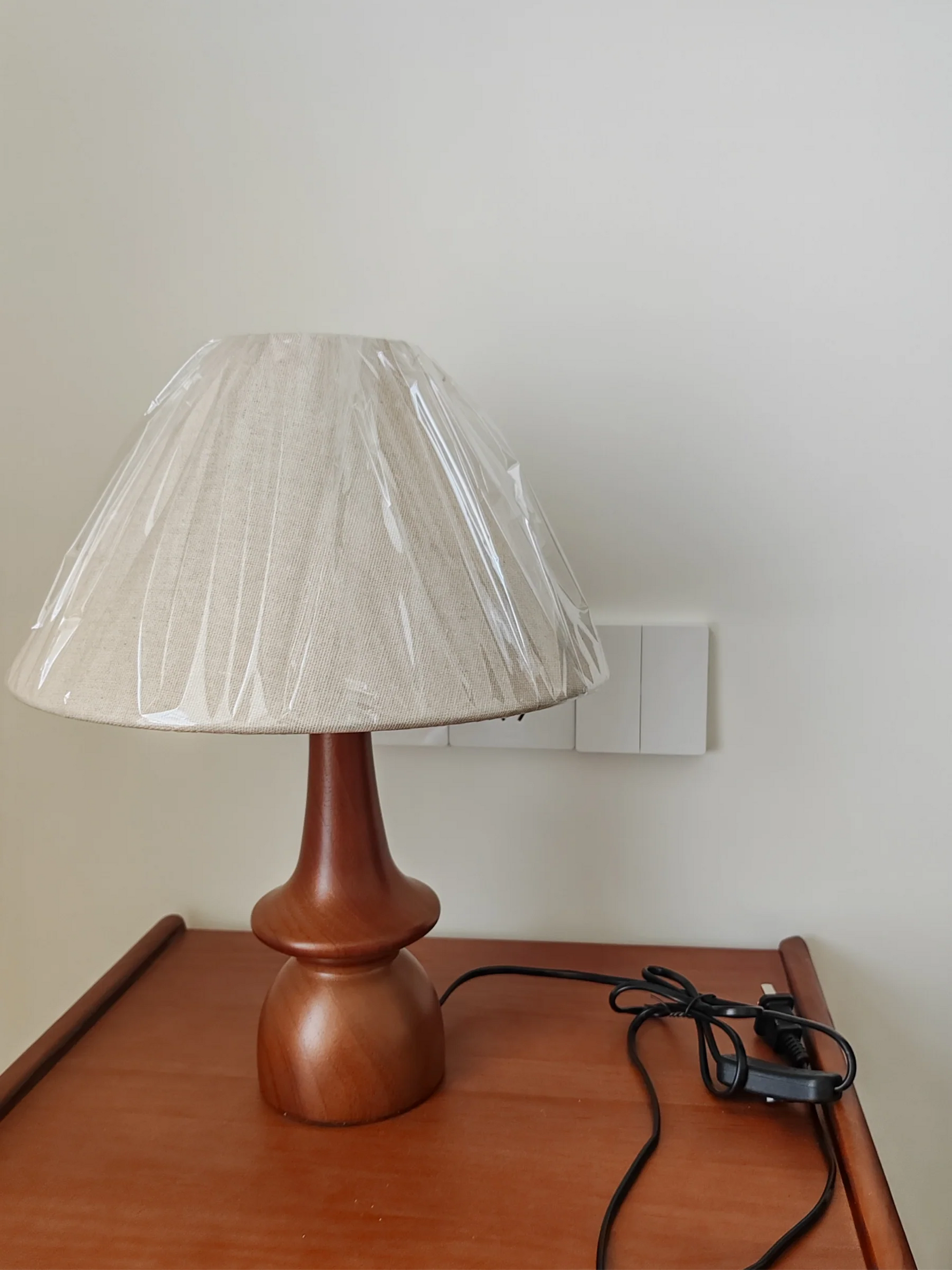 Adi_Solid_Table_Lamp_9