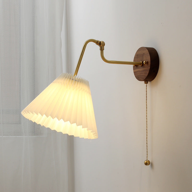 Aine_Pleated_Wall_Lamp_2