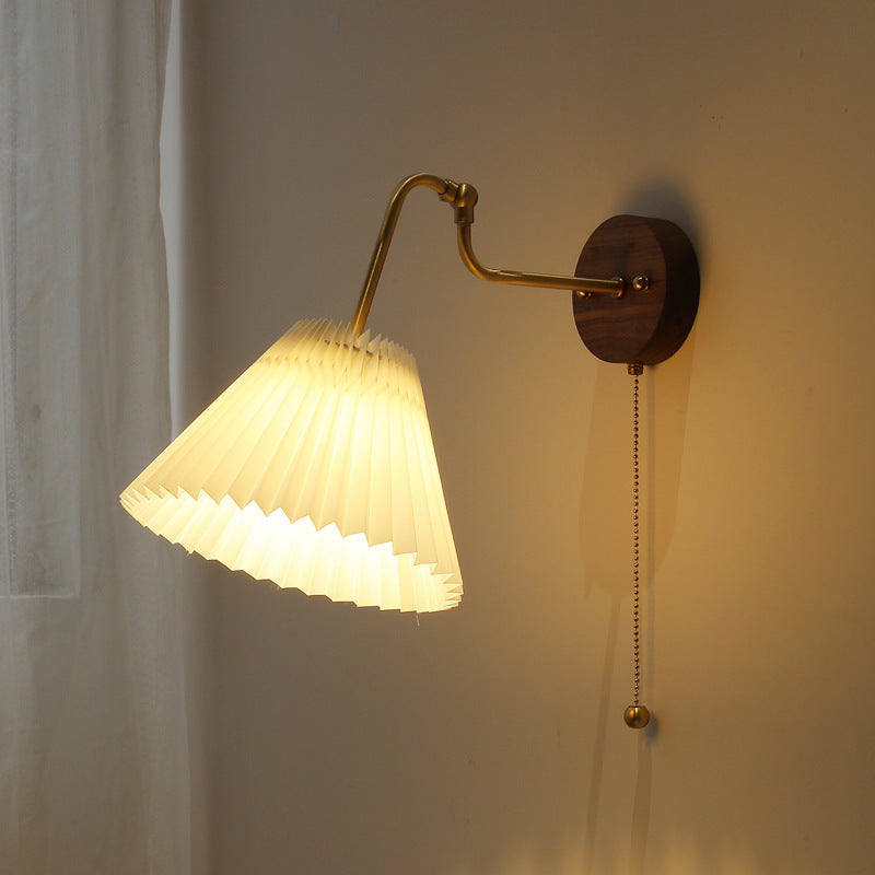 Aine_Pleated_Wall_Lamp_3