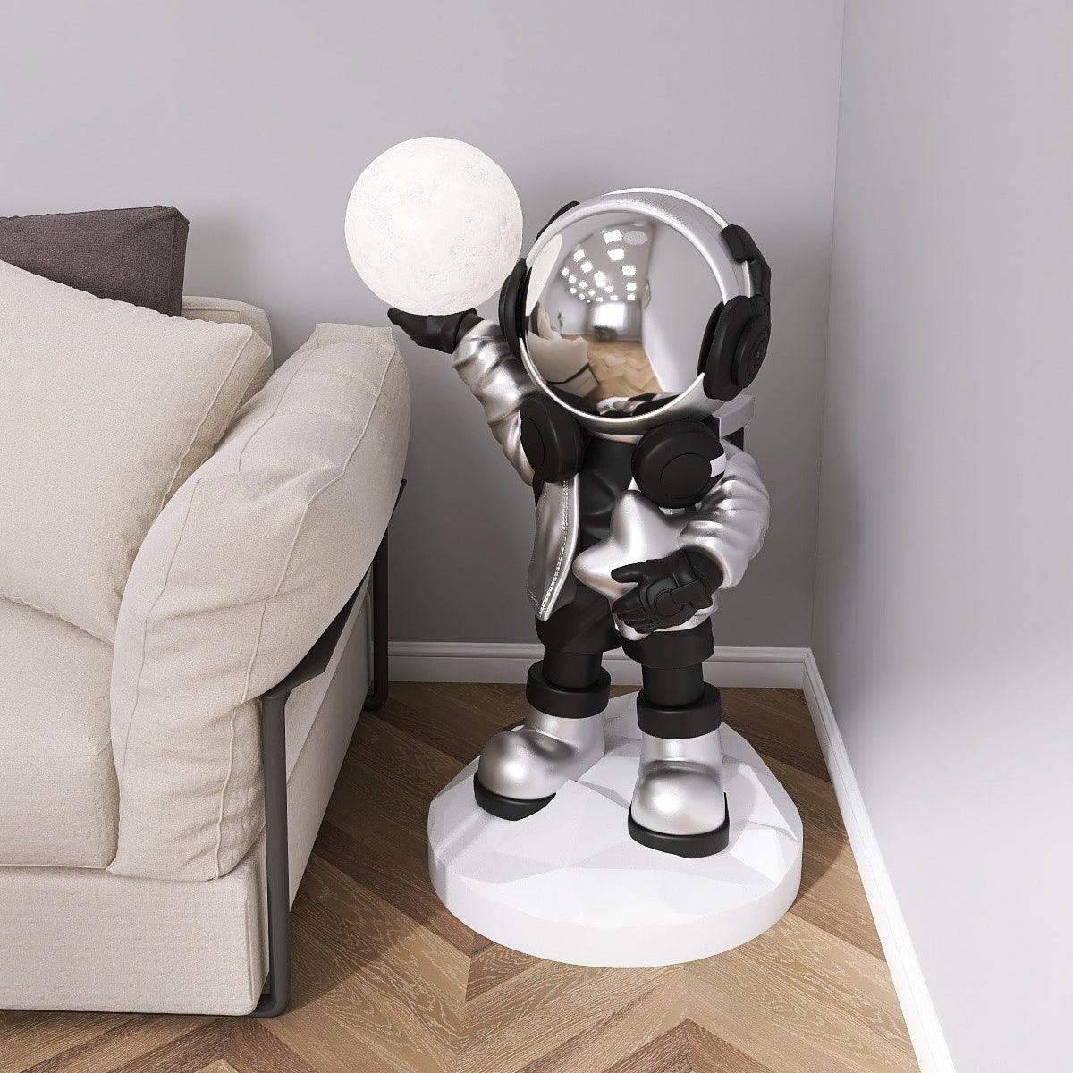 Apollo_Astronaut_Floor_Lamp_3