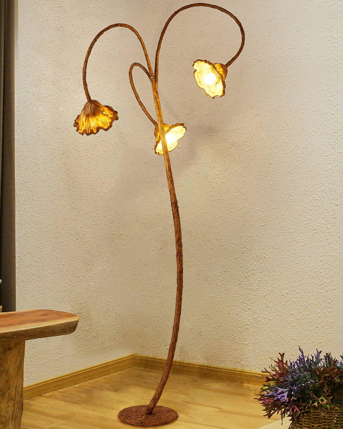 Artistic Lotus Leaf Floor Lamp 10