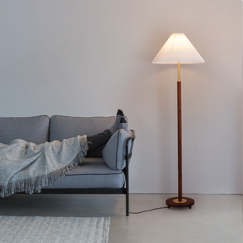 Axya_Pleated_Floor_Lamp_3