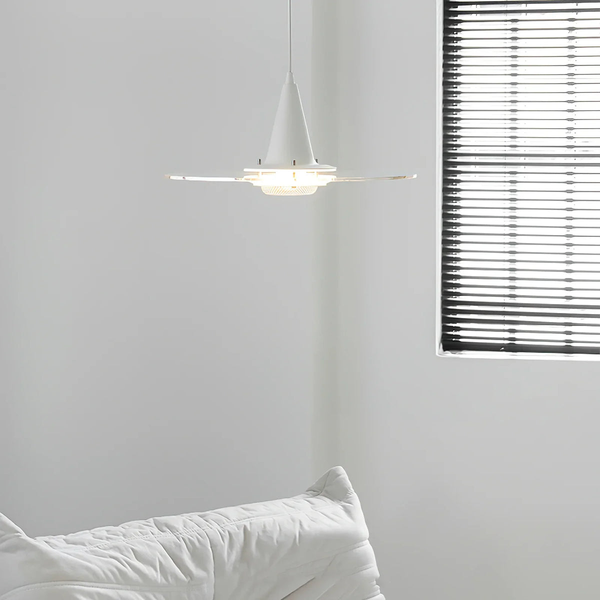 Bauhaus_Glass_Pendant_Lamp_5