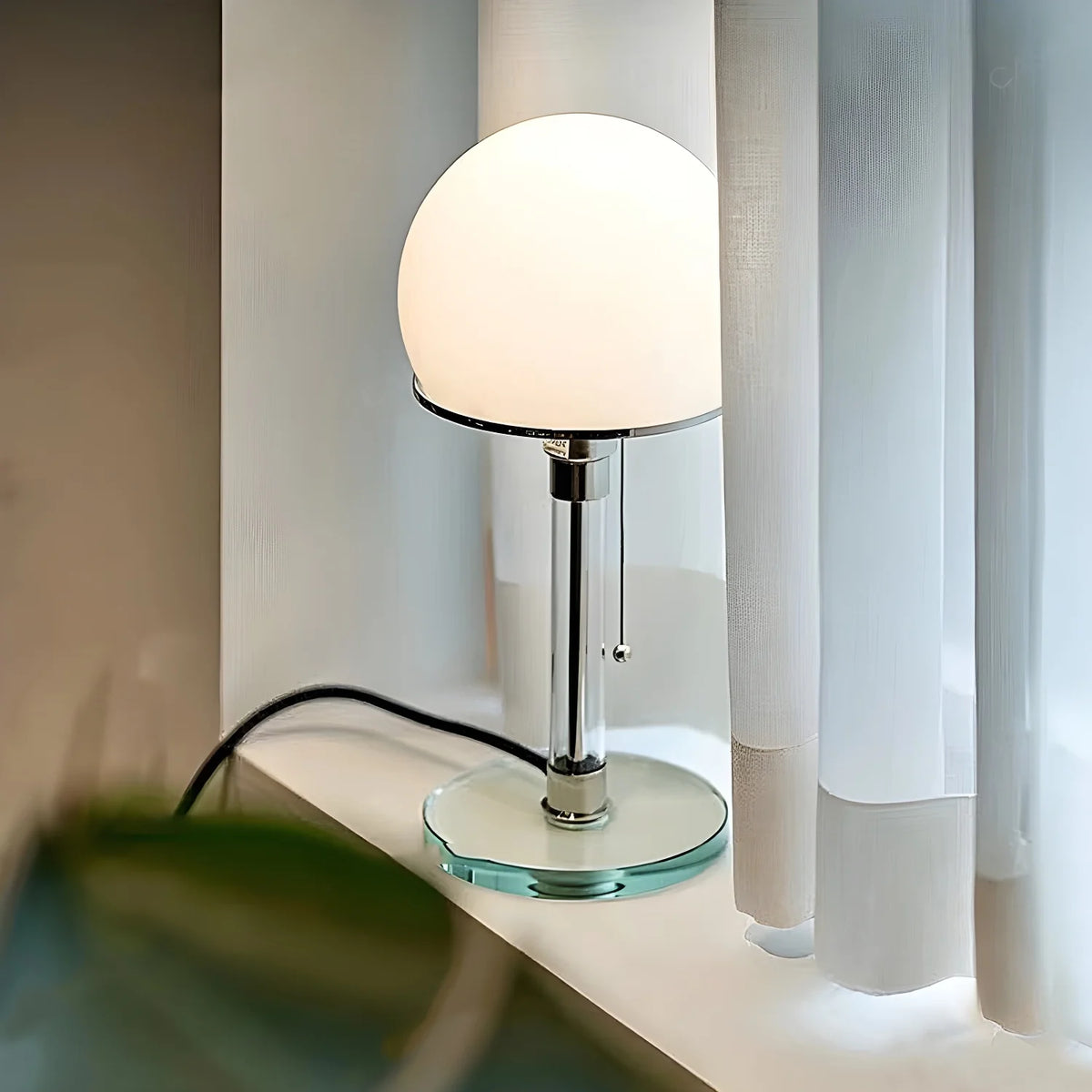 Bauhaus_Global_Table_Lamp_12