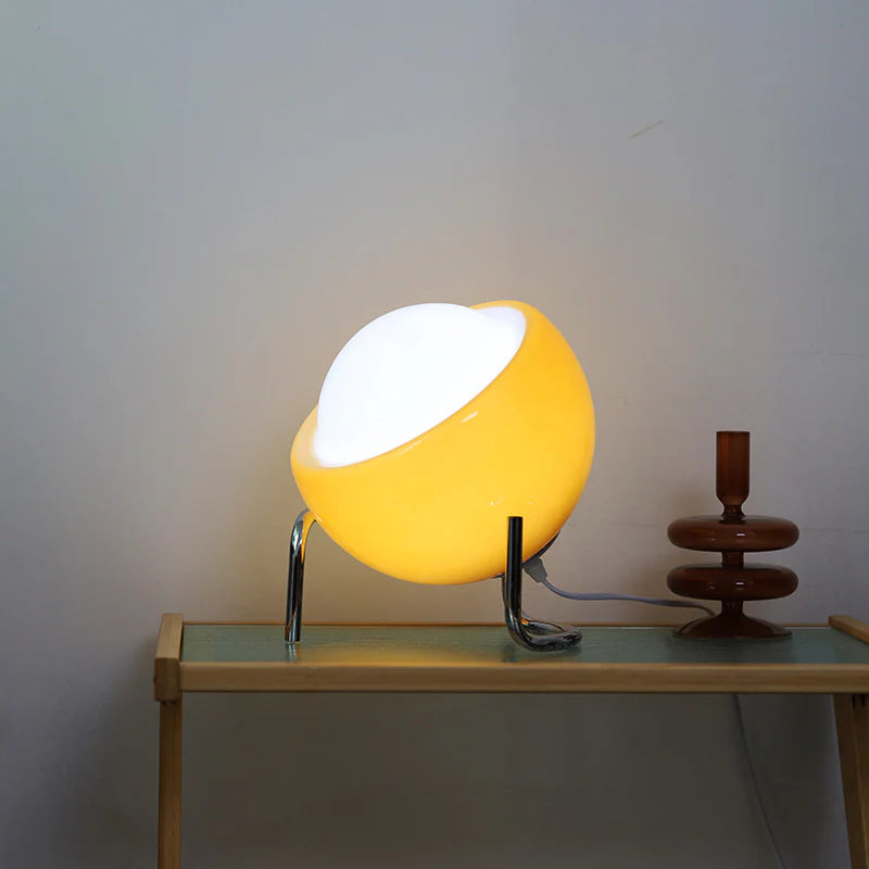 Bauhaus_Yolk_Table_Lamp_2