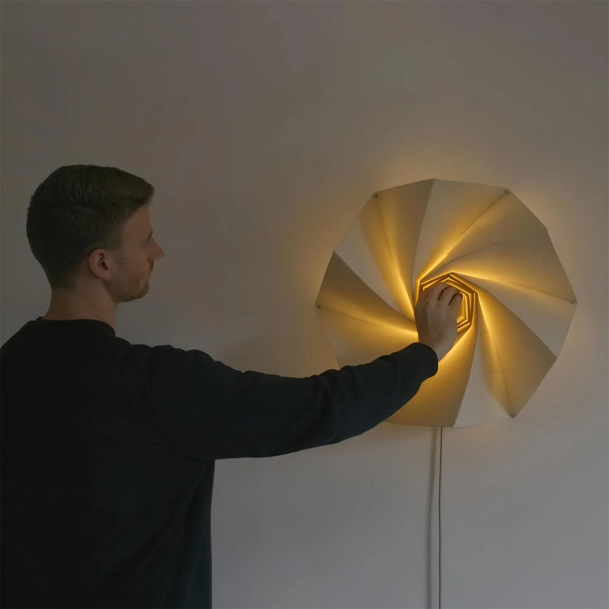 Bloom_Wall_Lamp_10