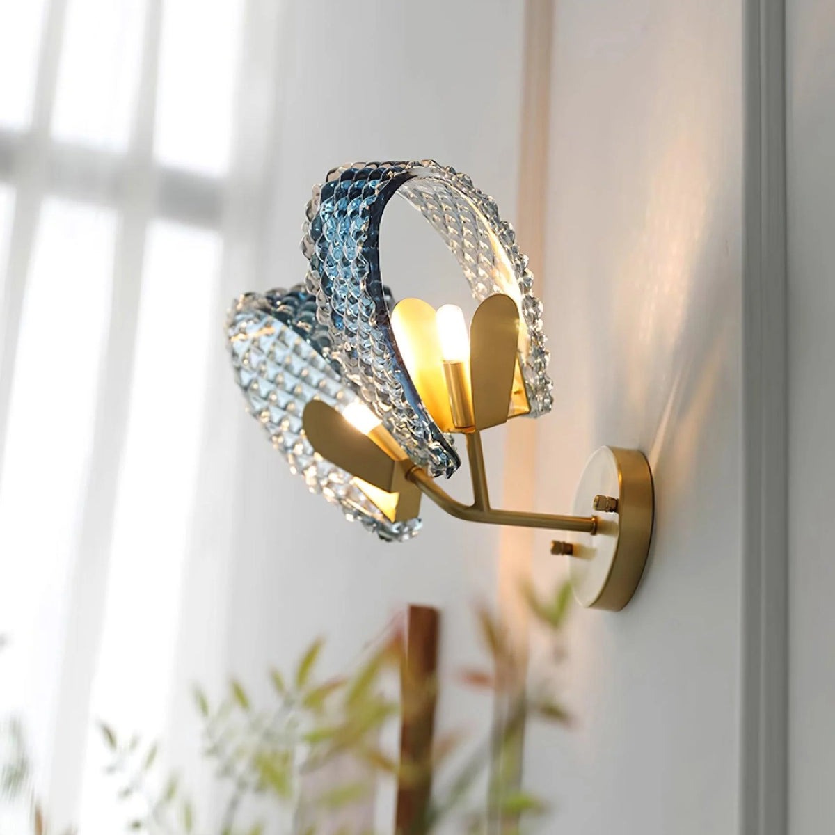 Blue_Ribbon_Wall_Lamp_11