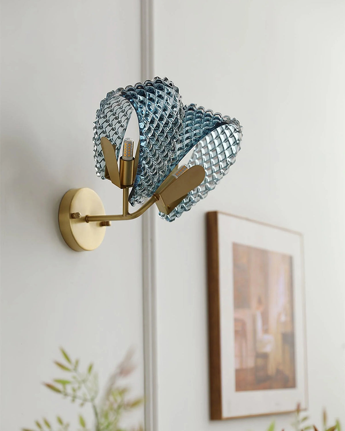 Blue_Ribbon_Wall_Lamp_4