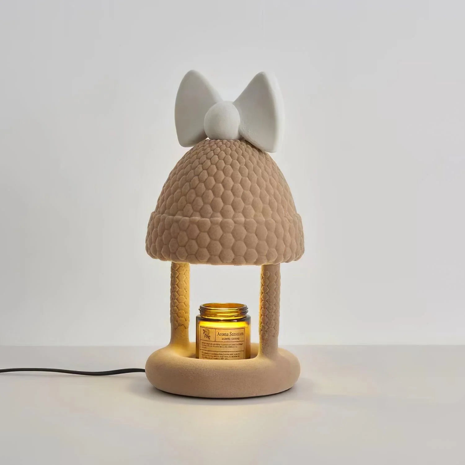 Bow Hat Table Lamp 4