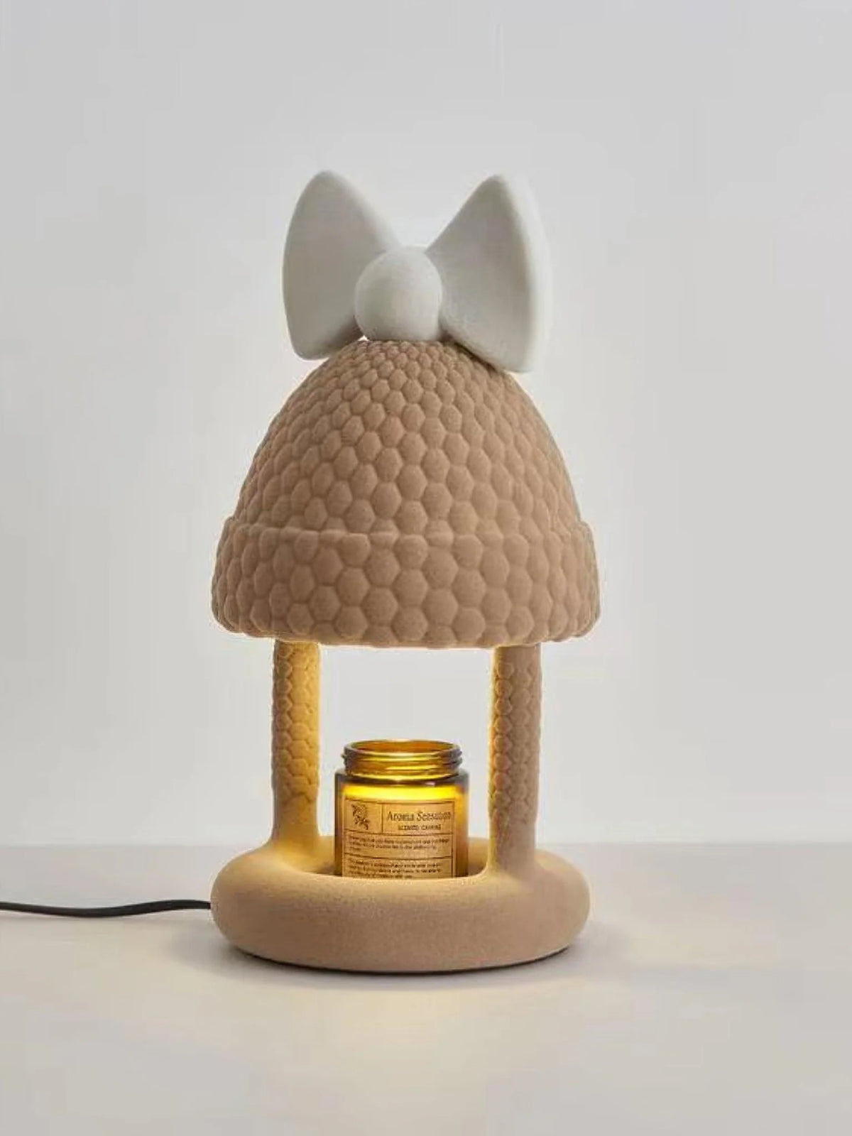 Bow Hat Table Lamp 6