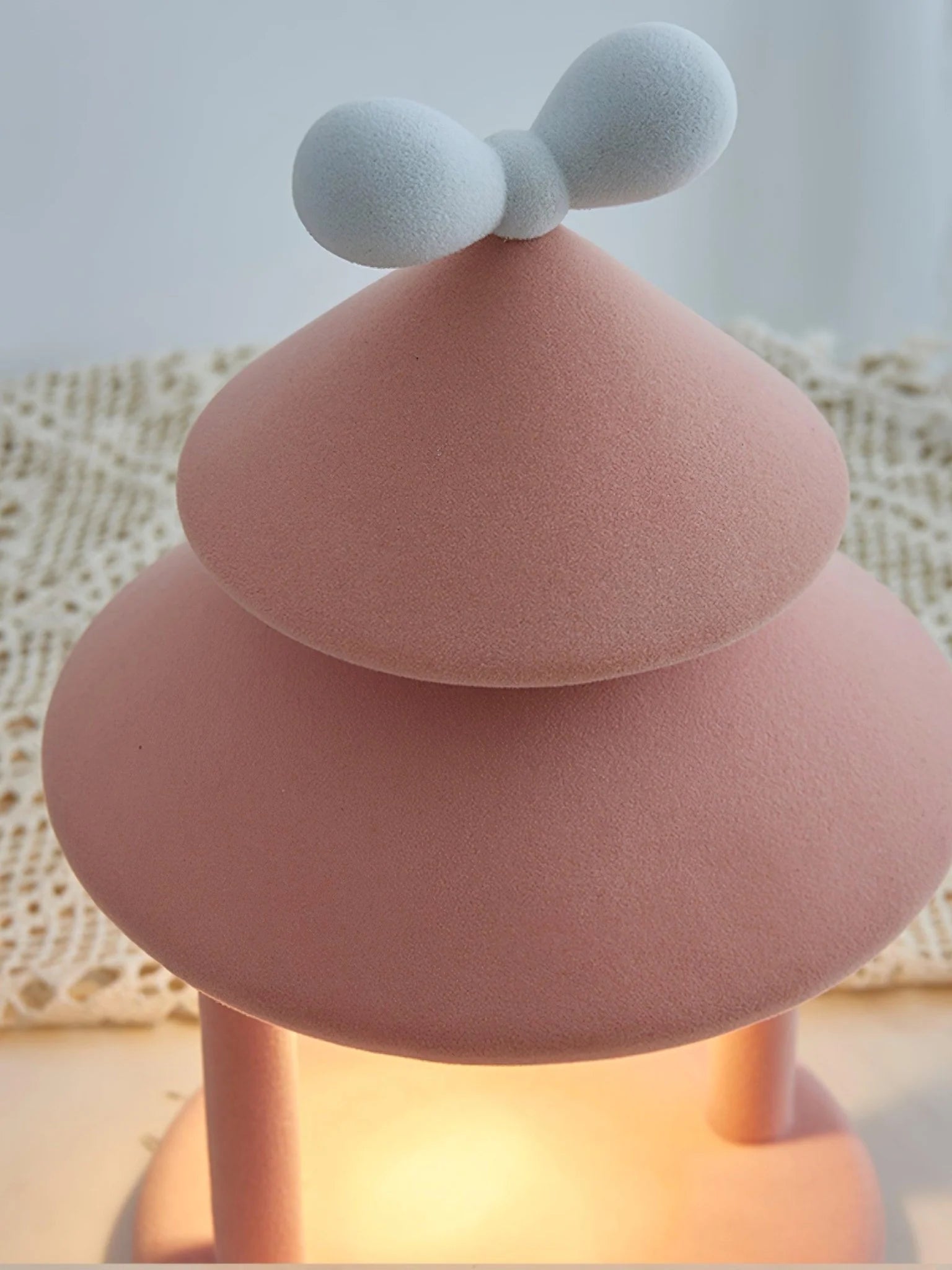 Bow_Tie_Cone_Table_Lamp_13