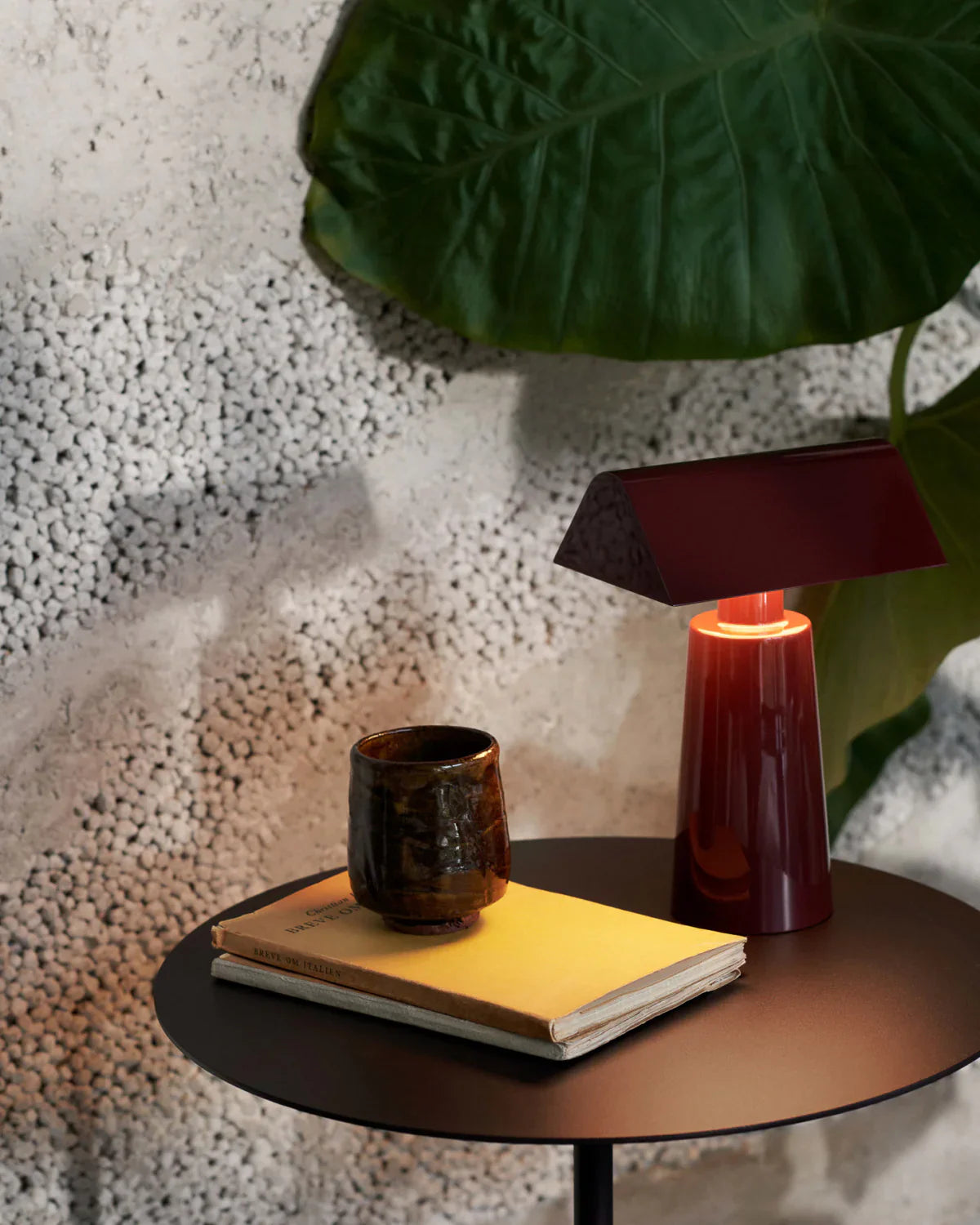 Caret_Portable_Table_Lamp_4