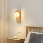 Carlyle_Wood_Wall_Lamp_3