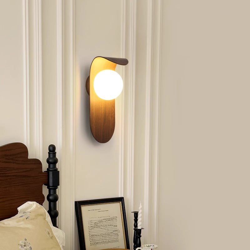 Carlyle_Wood_Wall_Lamp_4