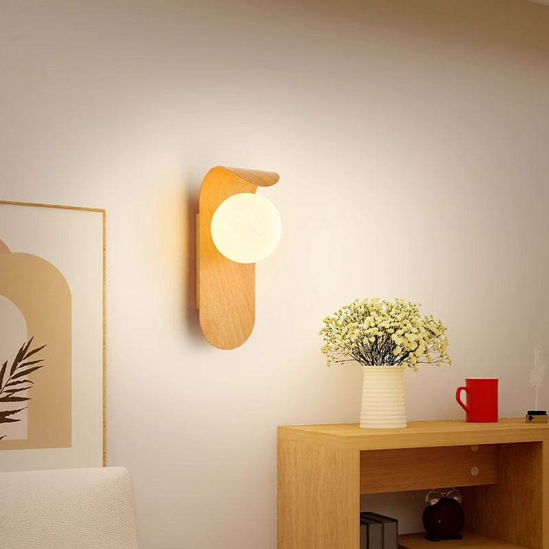 Carlyle_Wood_Wall_Lamp_7