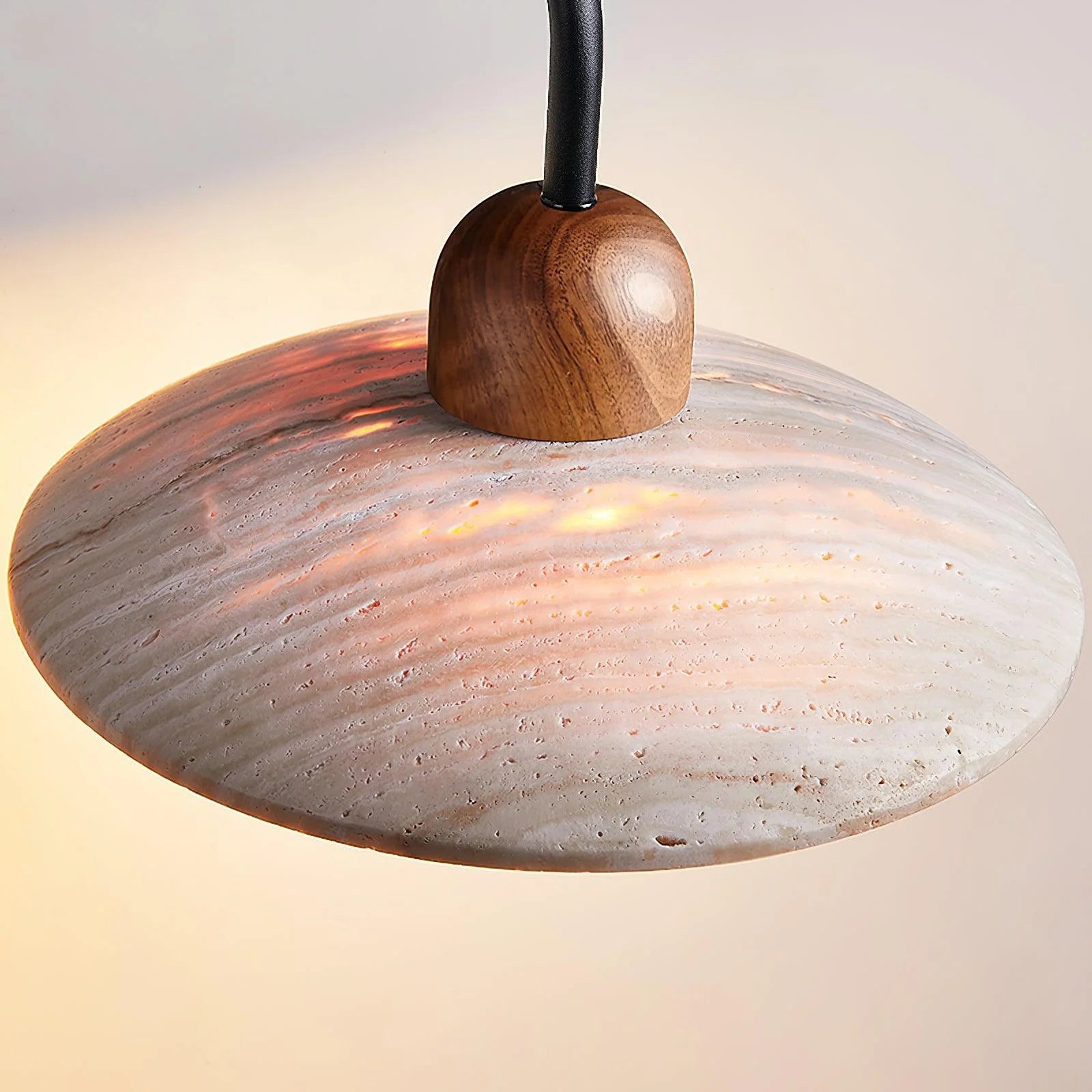 Carolia_Wall_Lamp_2